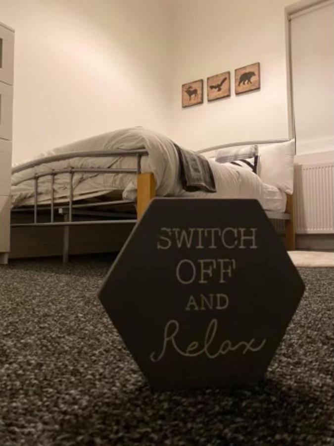 Spacious Four Bedroom Home 3 Bathrooms - Coventry Esterno foto